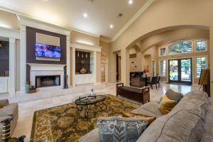 Apartments For Rent in Houston, Texas - Interior of Clubhouse Seating Area with Couches and TV